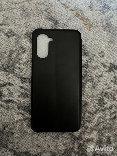 Чехлы и защитное стекло