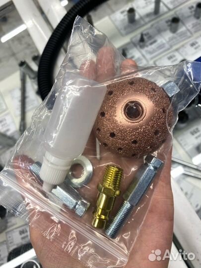 Пневмошлифмашинка для зачистки шин с насадкой