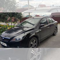 Ford Focus 1.6 MT, 2011, битый, 211 190 км, с пробегом, цена 600 000 руб.