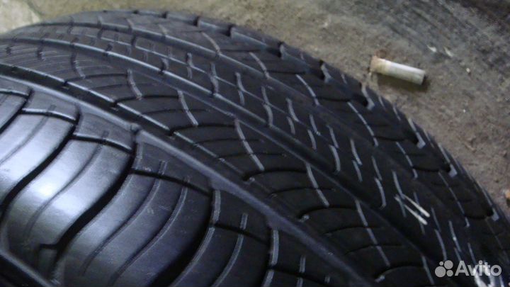 Michelin Latitude Tour HP 215/70 R16