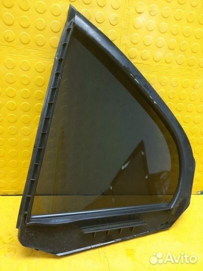 Стекло боковое заднее правое Mitsubishi Lancer