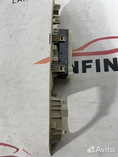Блок кнопок стеклоподъёмника Infiniti Qx70/Fx S51