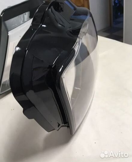 Правое стекло фары Audi A3 8P