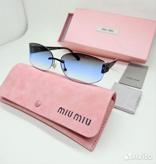 Солнцезащитные очки Miu Miu