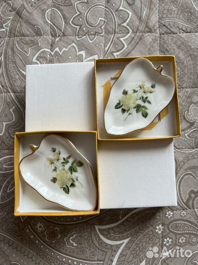 Икорницы в виде листочков (фарфоровые)