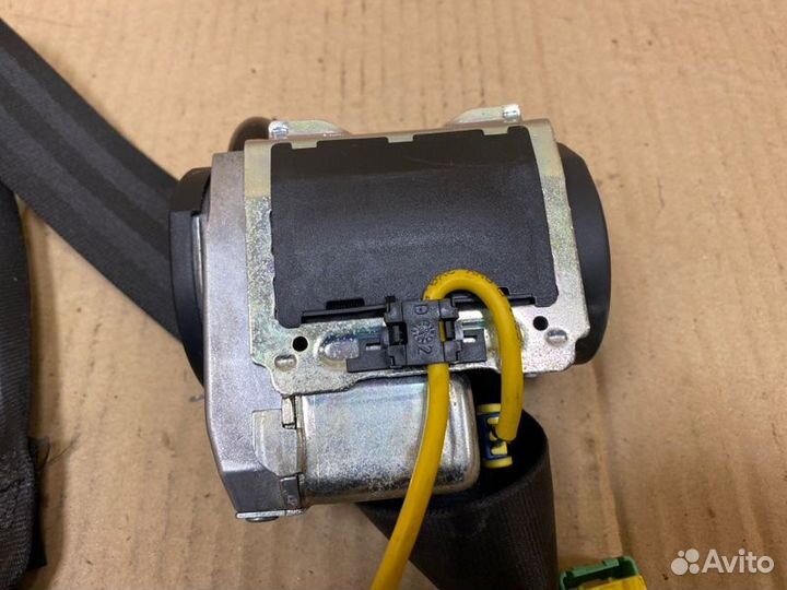 Ремень безопасности передний правый Volkswagen