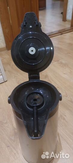 Термос с механической помпой