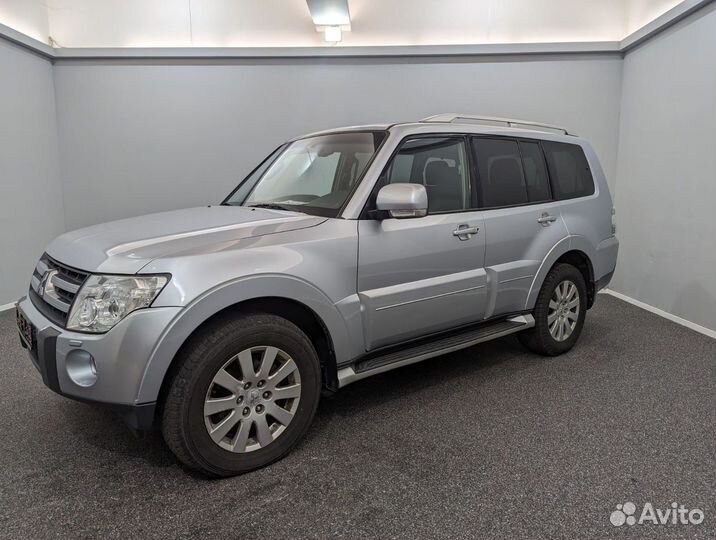 Запчасти б/у Mitsubishi Pajero 4