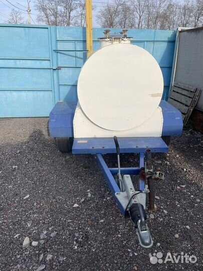 Прицеп- бочка для молока 750л