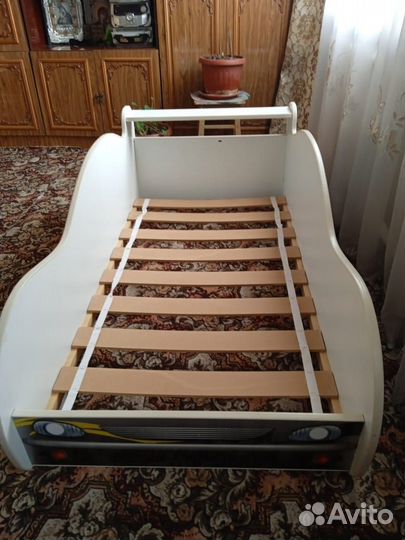 Детская кровать-машина б/у