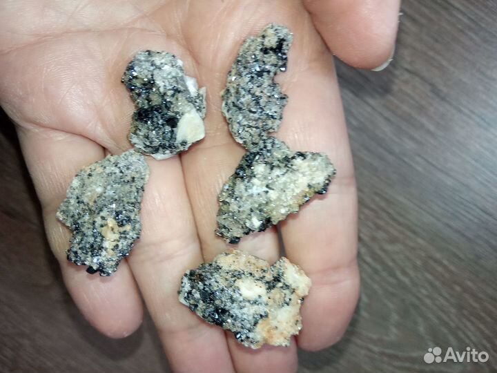 Камни и минералы