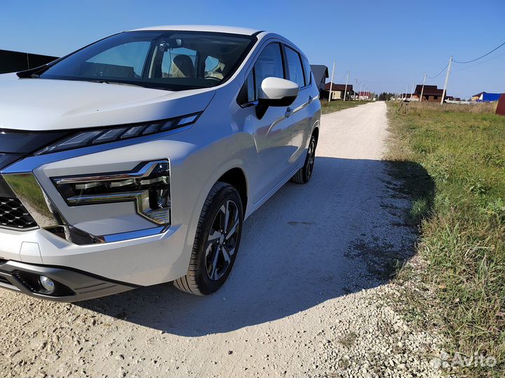 Mitsubishi Xpander 1.5 AT, 2023, 2 500 км