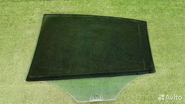 Volkswagen passat b6 стекло задней правой двери