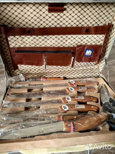 Дипломат со столовыми приборами (ножи, ложки и пр)