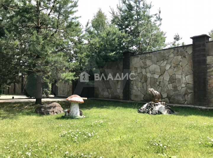 Дом 400 м² на участке 18 сот.