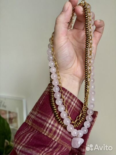 Колье из розового кварца