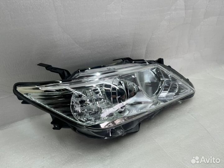 Фара ксенон передняя правая Toyota Camry V50