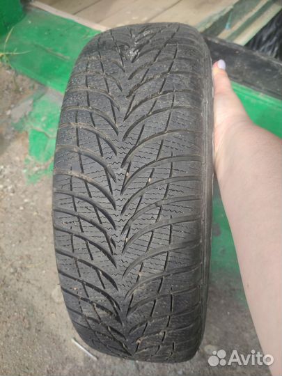 Goodyear UltraGrip 7 R14