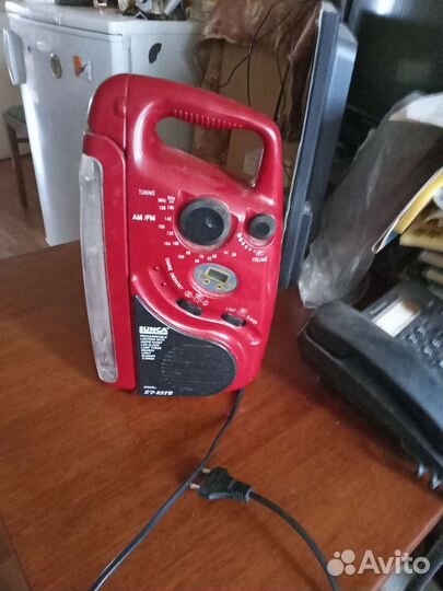 Фонарь с радиоприемником