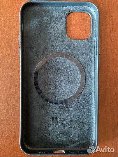 Чехол на iPhone 11 кожаный