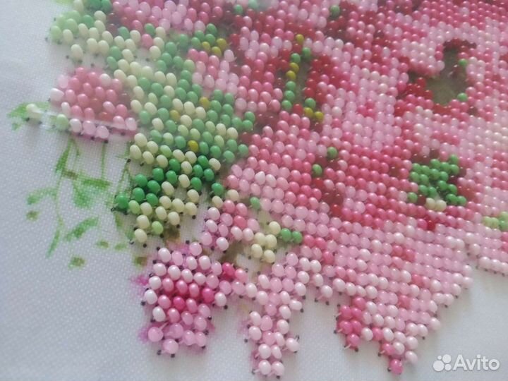 Картина вышита бисером