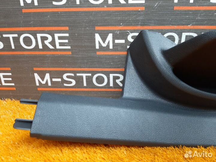 Накладка на порог задняя левая Volkswagen Tiguan