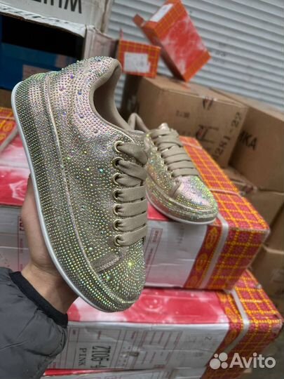 Кроссовки женские со стразами