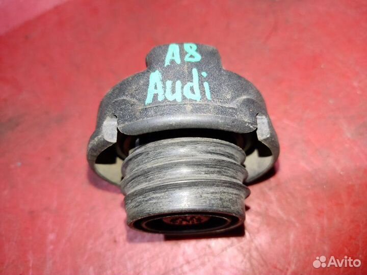 Крышка бензобака Audi A8 D2 седан ACK 2.8I 1996