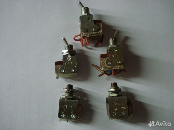 Кнопки, тумблеры, переключатели