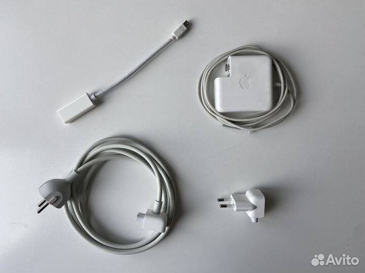 Разные провода для Apple Macbook