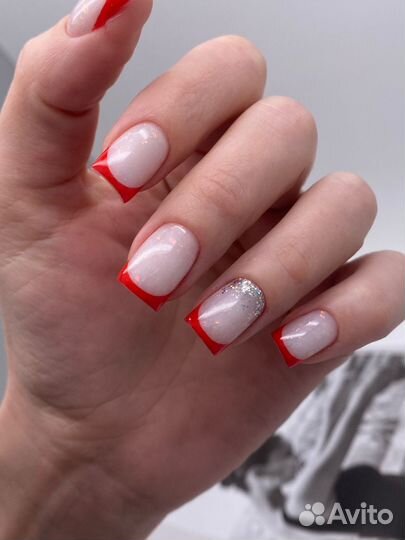 Модель на маникюр