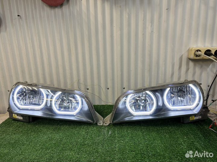 Фары Toyota Chaser 100 ксенон