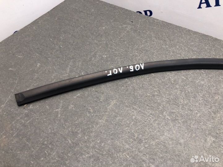 Уплотнитель лобового стекла Renault Logan LS0 K7M