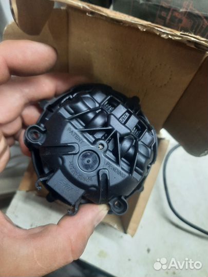 Моторчик зеркала j11