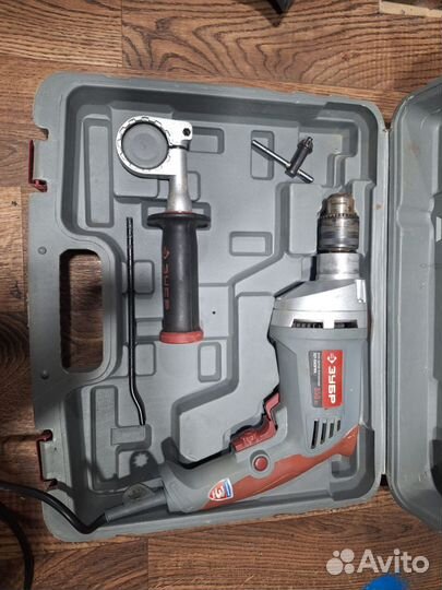 Шуруповерт и дрель