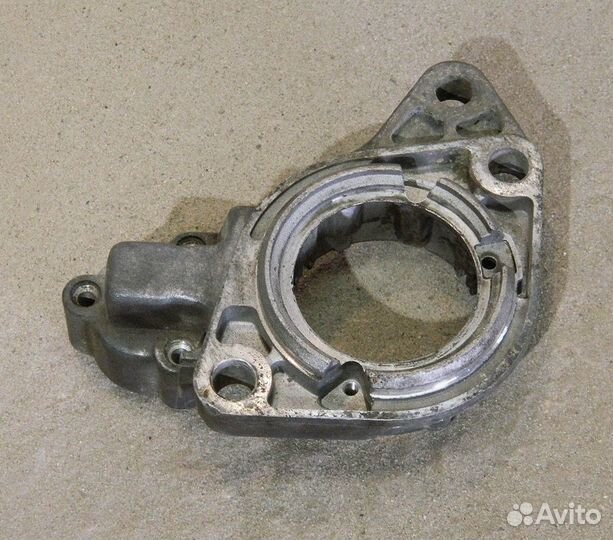 Крышка стартера передняя VW Golf 3