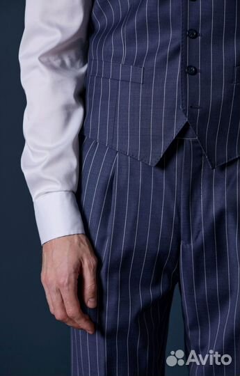Мужской костюм в полоску