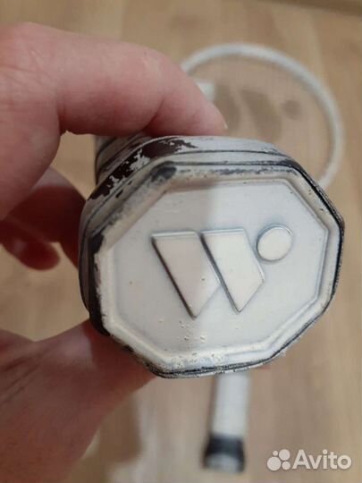 Две теннисные ракетки