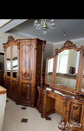 Спальный гарнитур