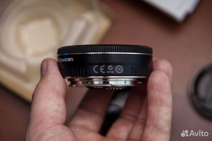 Объектив Canon EF 40mm f2.8 STM