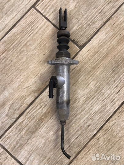 Главный цилиндр сцепления Audi 80 седан