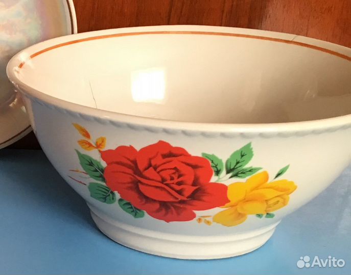 Блюда, тарелки, салатники