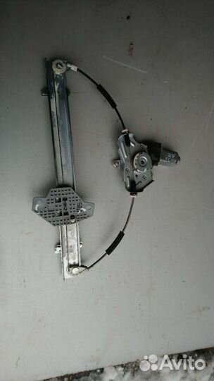 Стеклоподъемник передний правый kia rio 3