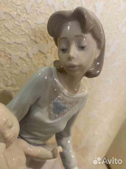 Фарфоровая статуэтка Lladro