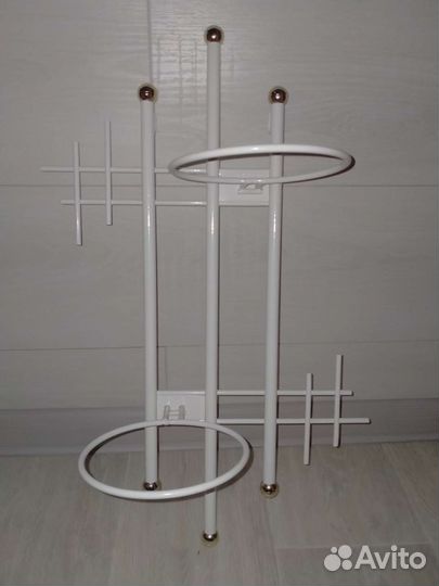 Подставка для цветов настенная