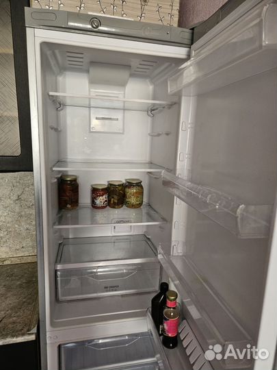 Продам холодильник рабочий