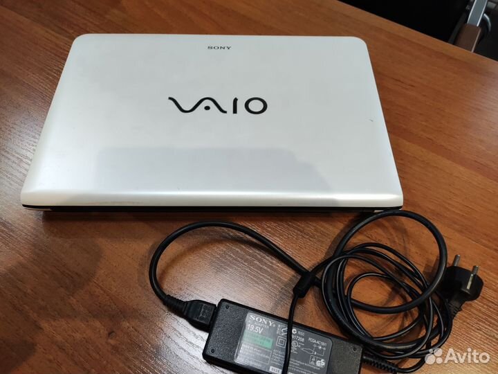 Ноутбук Sony SVE1512G1RW