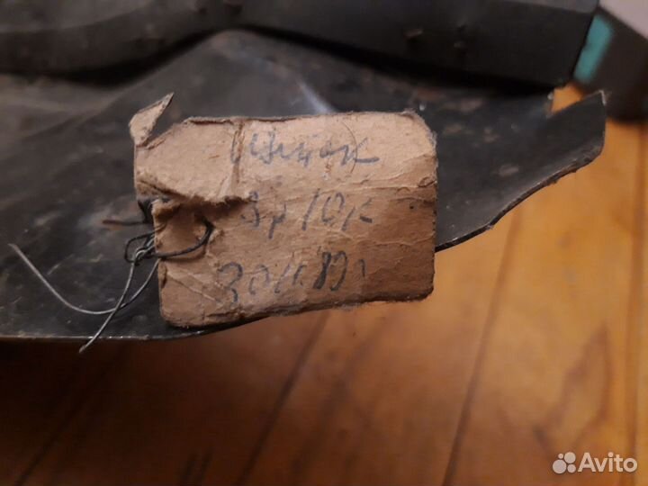 Щитки грязезащитные передних крыльев Москвич