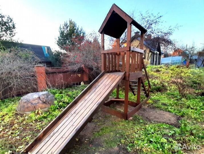 Зимняя деревянная горка без окраса