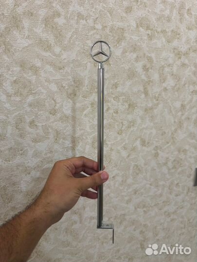 Mercedes флагшток